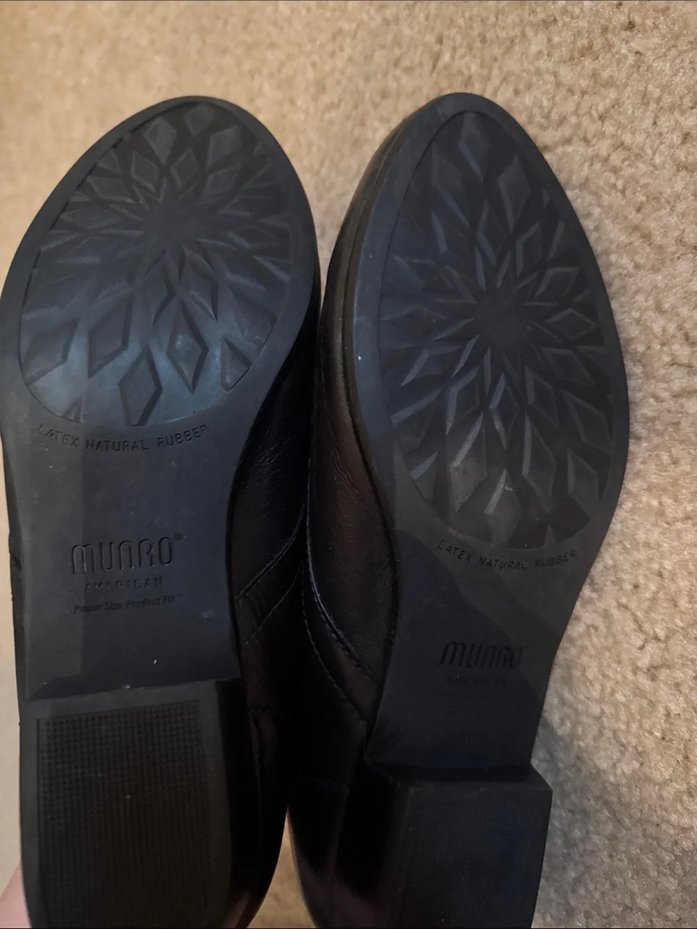 Munro Black Genuine Leather Chukka Boots - Size 7